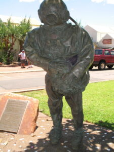 Memorial to deep sea divers who lost their lives in the Broome pearl industry